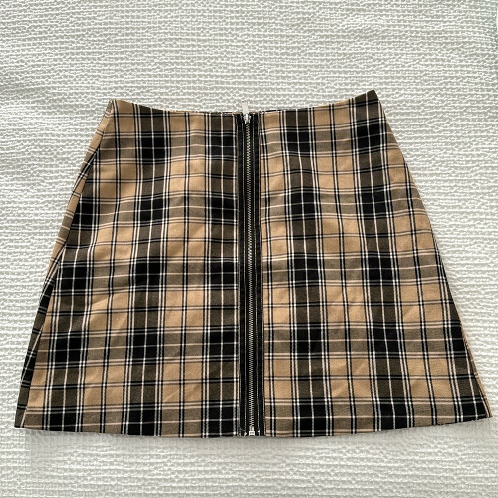 Plaid Mini Skirt - Black and Tan